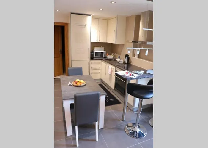 Center 5 Min From The Appartement *