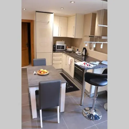 Center 5 Min From The Apartment *